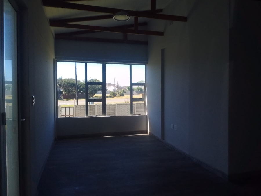 To Let 3 Bedroom Property for Rent in Kidds Beach Eastern Cape